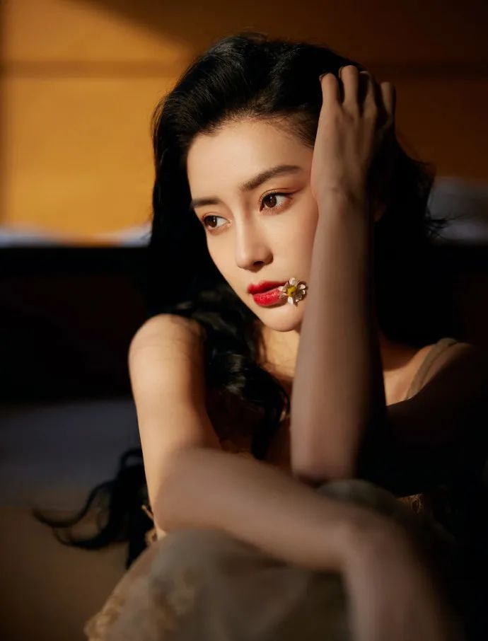 邓紫棋杨颖杨幂杨紫张天爱熊黛林by2林志玲娄艺潇辟谣方式分析_娱乐圈明星整容自证未整容方法_娱乐圈没整过容的明星