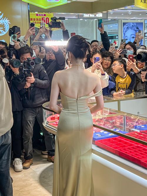 女星私密照泄露的背后，别再做“吃瓜”的推手