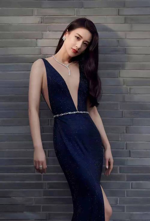 黄圣依近照曝光，离婚后逆袭状态惊人