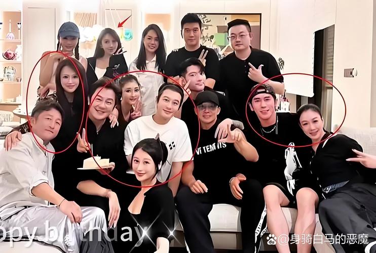 娱乐圈大合影玄机_娱乐圈大合影玄机_娱乐圈大合影玄机