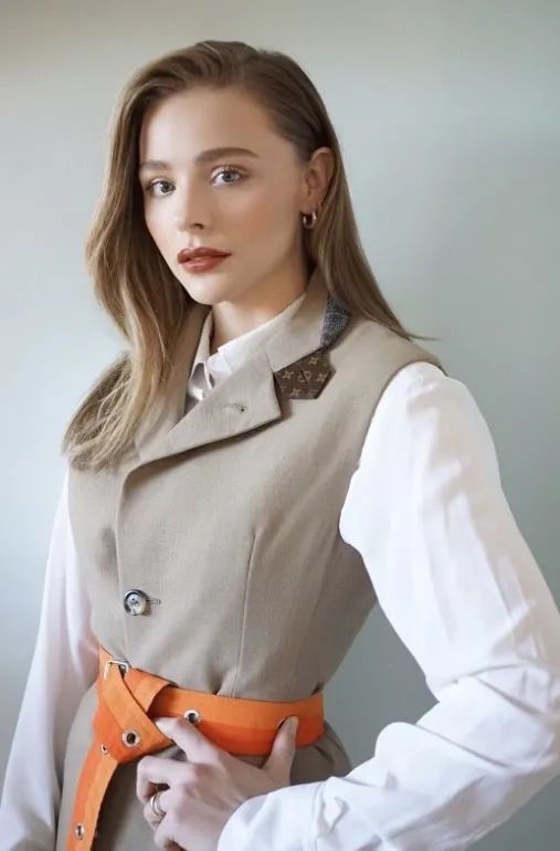 女明星红毯穿搭_春季时尚趋势_晚装女明星