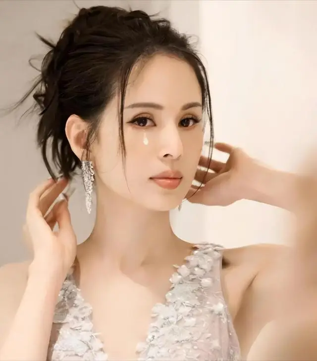 什么彤的女明星_李若彤感情经历_李若彤隐退娱乐圈原因