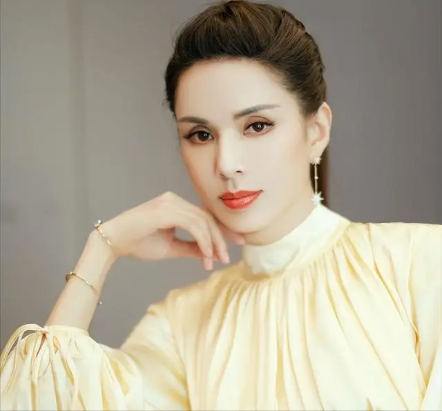 什么彤的女明星_李若彤感情经历_李若彤隐退娱乐圈原因