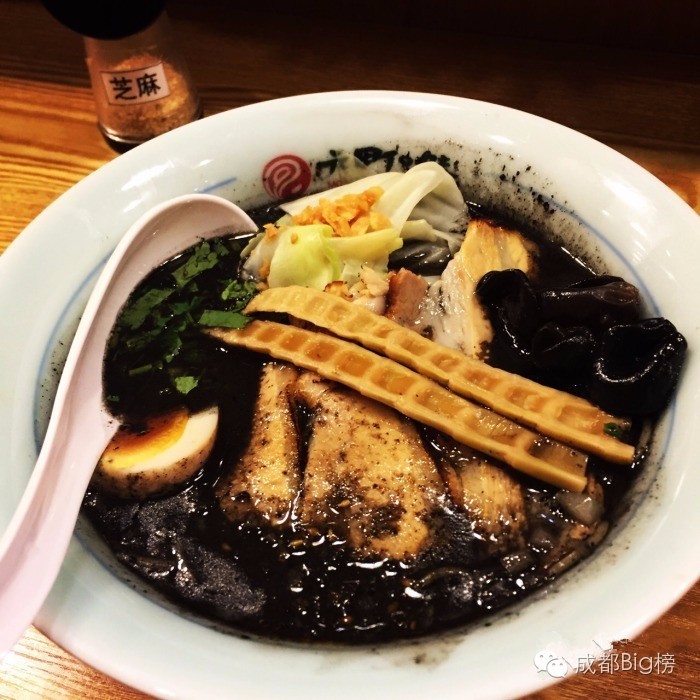 墨鱼汁料理_网红黑暗料理食物大全,_黑色美食