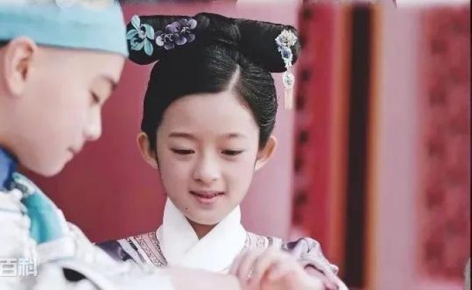 女明星戴耳环图片_黄杨钿甜父亲公务员质疑_黄杨钿甜高价耳环